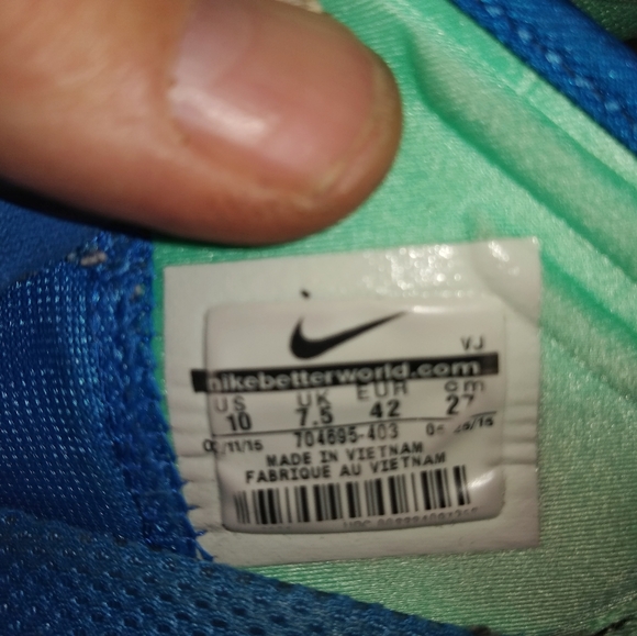 Nike - Picture 3 of 7